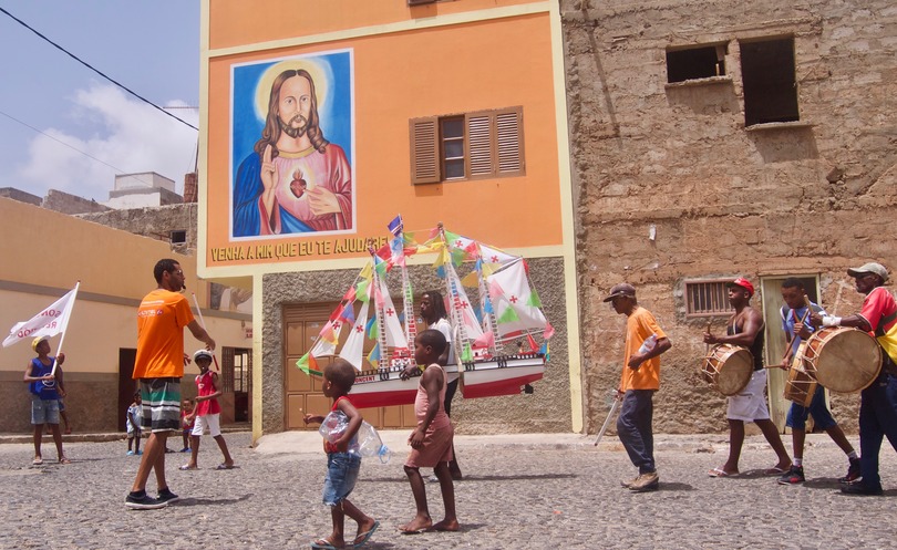 Identität und Gemeinschaft durch „Kolá San Jon“ – musikethnologische Feldforschung in Kap Verde